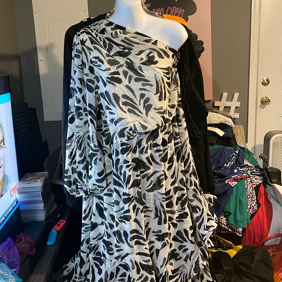 8. Alexis for Target Black and Cream botanical print dress. Size 3x - Picture 3 of 11